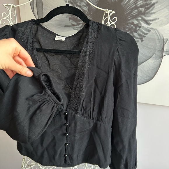 Aritzia blouse - Picture 2 of 4